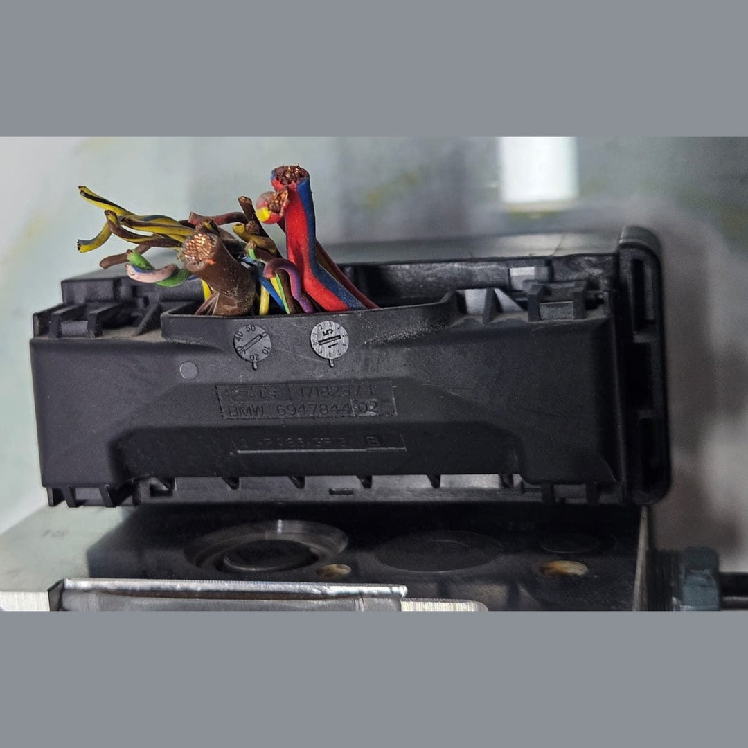 BMW Abs Pump And Control Module 6871112