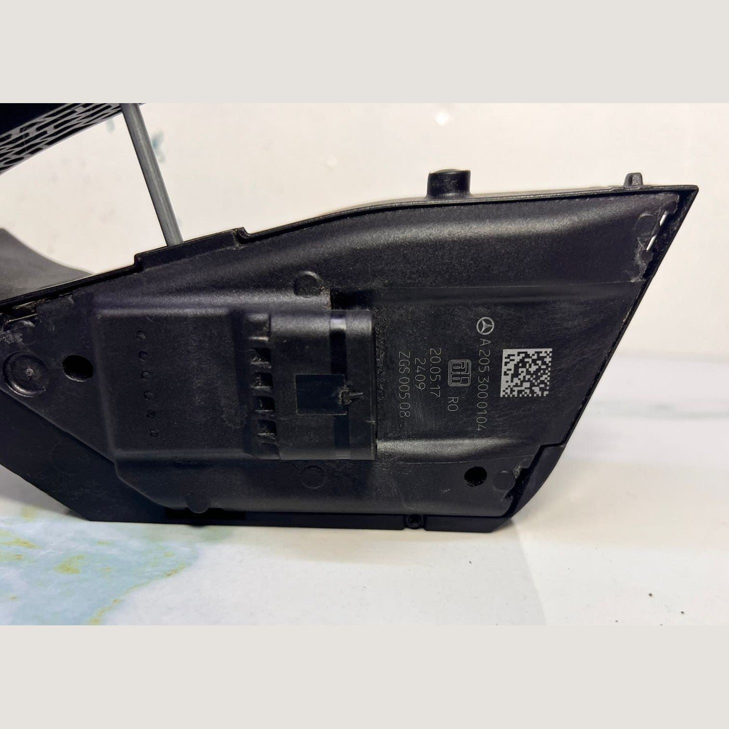 Mercedes-Benz W205 Accelerator Pedal Module A 205 300 01 04