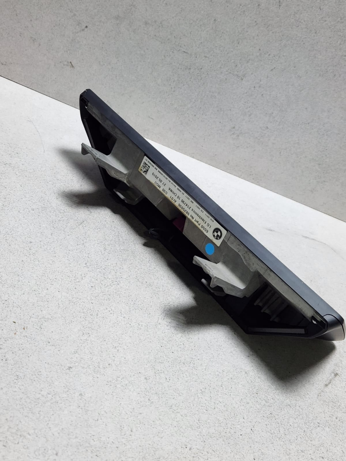 2020-2023 BMW 530i Central Display Screen 9825936 5 Series G30 G31 MGU 