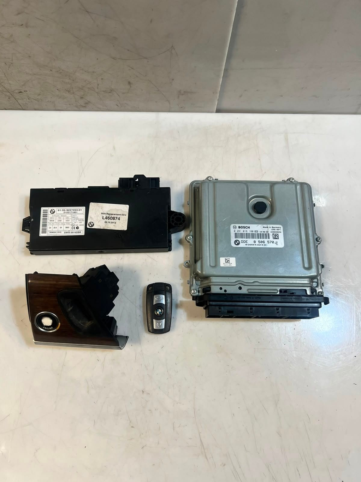 BMW X5 E70 X6 E71 N57 Engine Control Unit ECU SET DDE+CAS3+1KEY 8506570 OEM