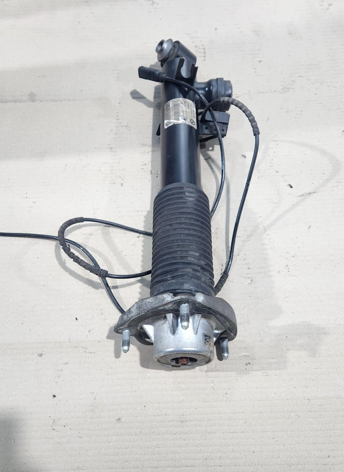 2012-2018 BMW X5 Shock Absorber Rear Left 6863177 X5 F15 and X6 F16 VDC