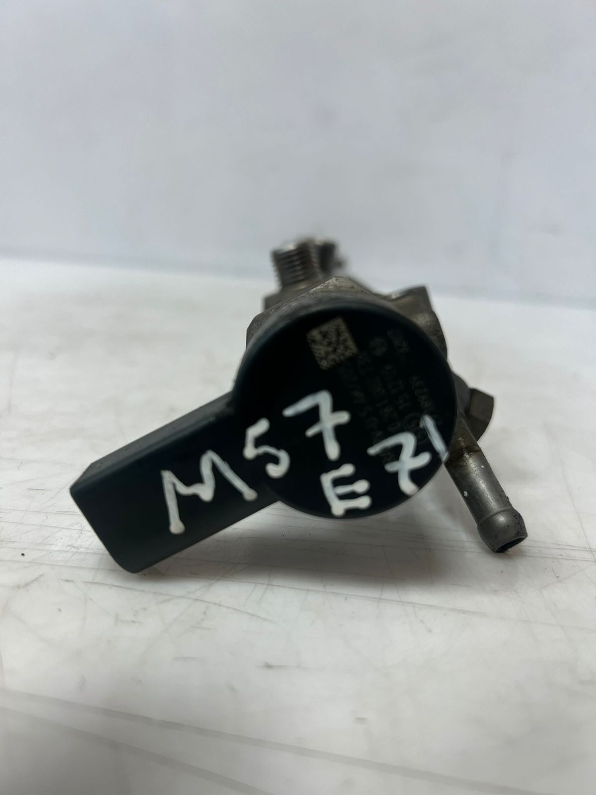 2002-2005 BMW 745i 7 Series E65 E66 E67 E60 E83 X3 Fuel Rail INJECTOR 7795514 