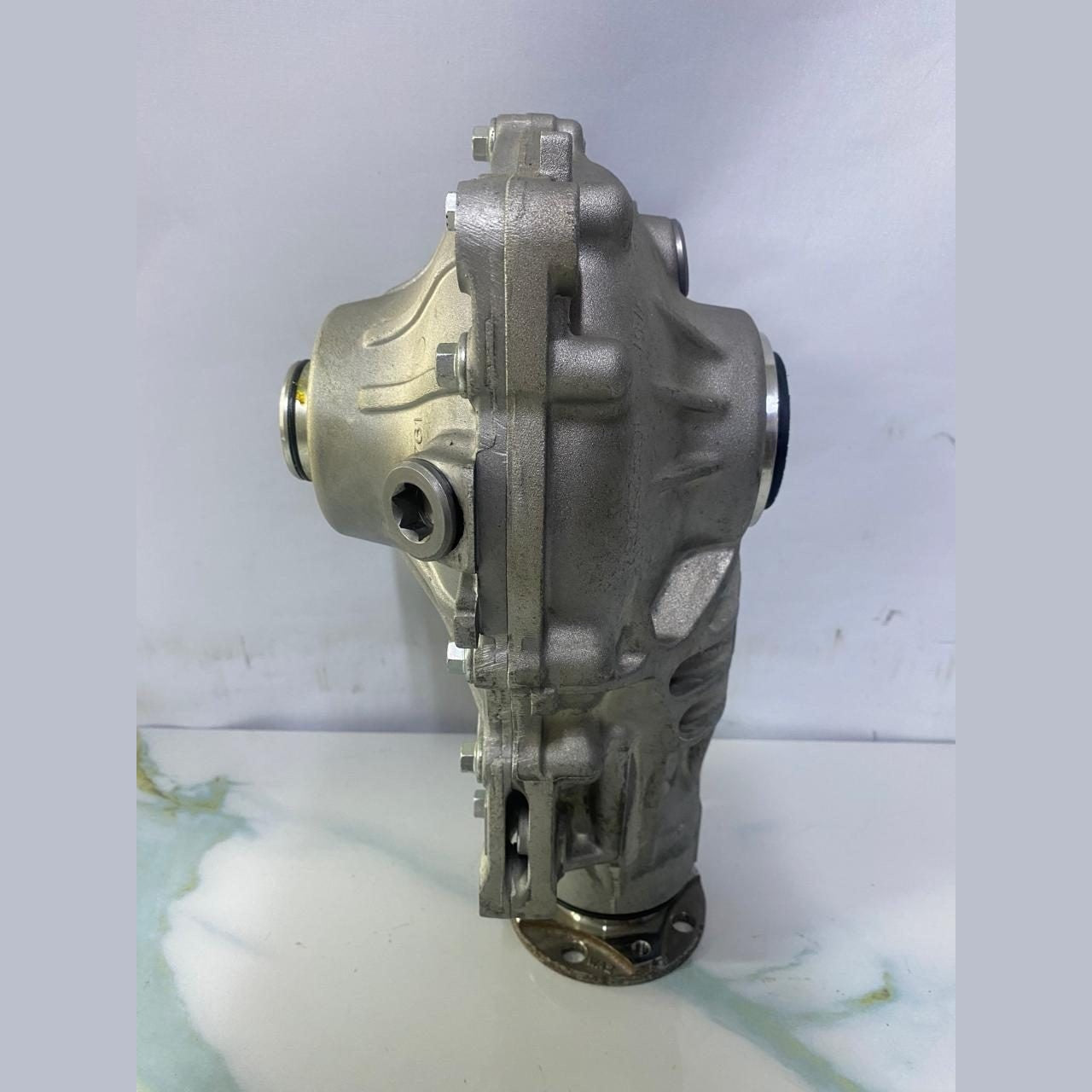 2019 BMW X5 Front Differential 8487443 BMW X3M X4M X5 X6 F97 F98 ratio 3,154