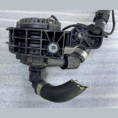 OEM BMW F70 F74 F78 U06 U11 U12 U10 LCI Auxiliary Water Pump 9455020 BOSCH