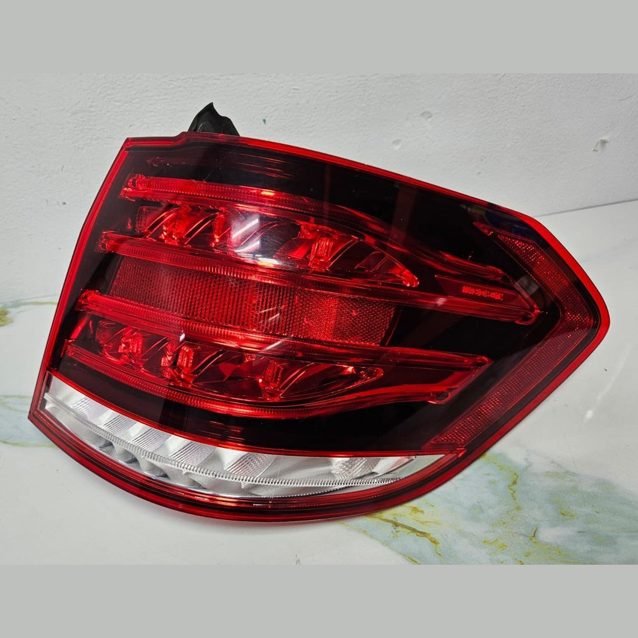 Mercedes W212 E-Class Rear Right Side Tail Light Brake Stop Lamp A212 9061803