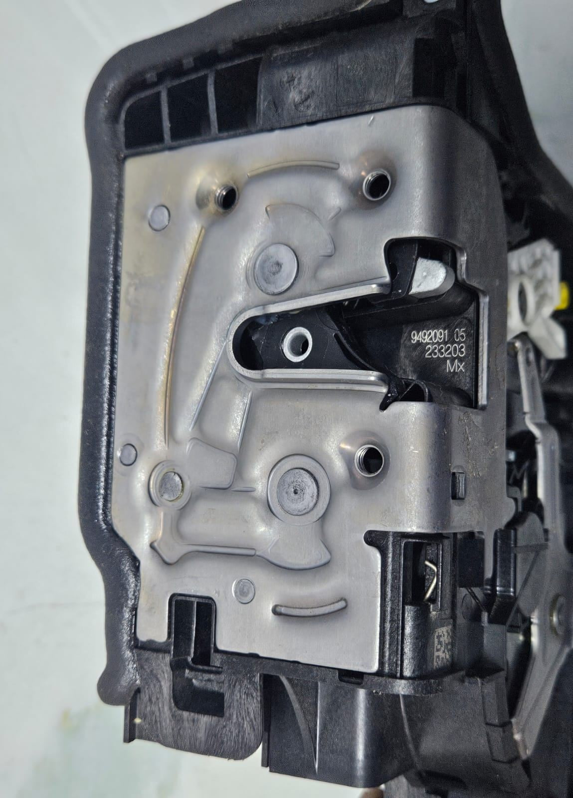 18-24 BMW G01 X3 Driver Left Front Door Latch Lock Actuator 9492091 OEM