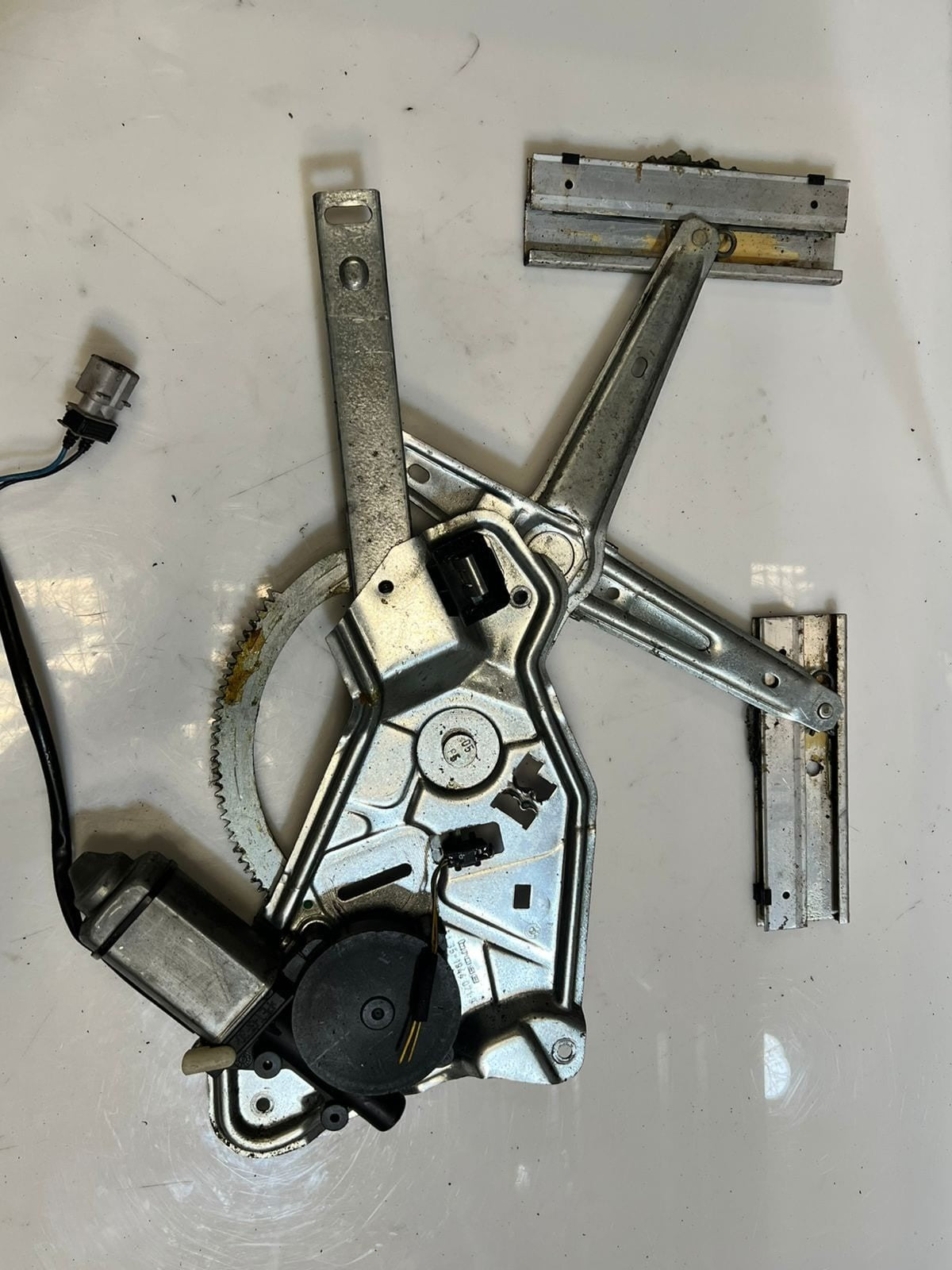 BMW 5 Series E34 Window Regulator Rear Left LIFTER Electric MOTOR 1944071 OEM