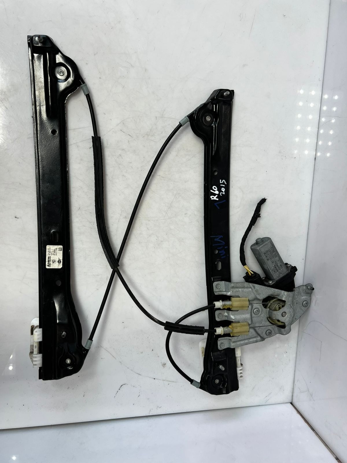 2011-2016 Mini Cooper Countryman Front Window Regulator With Motor 9800565