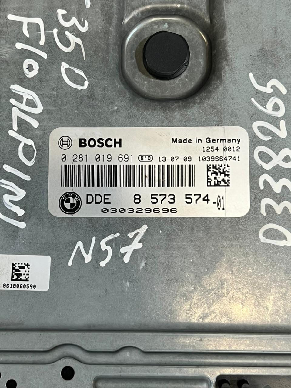 BMW 5' F10 N57 535D Engine Control Unit ECU SET DDE+ CAS4+ 1KEY 8573574 OEM