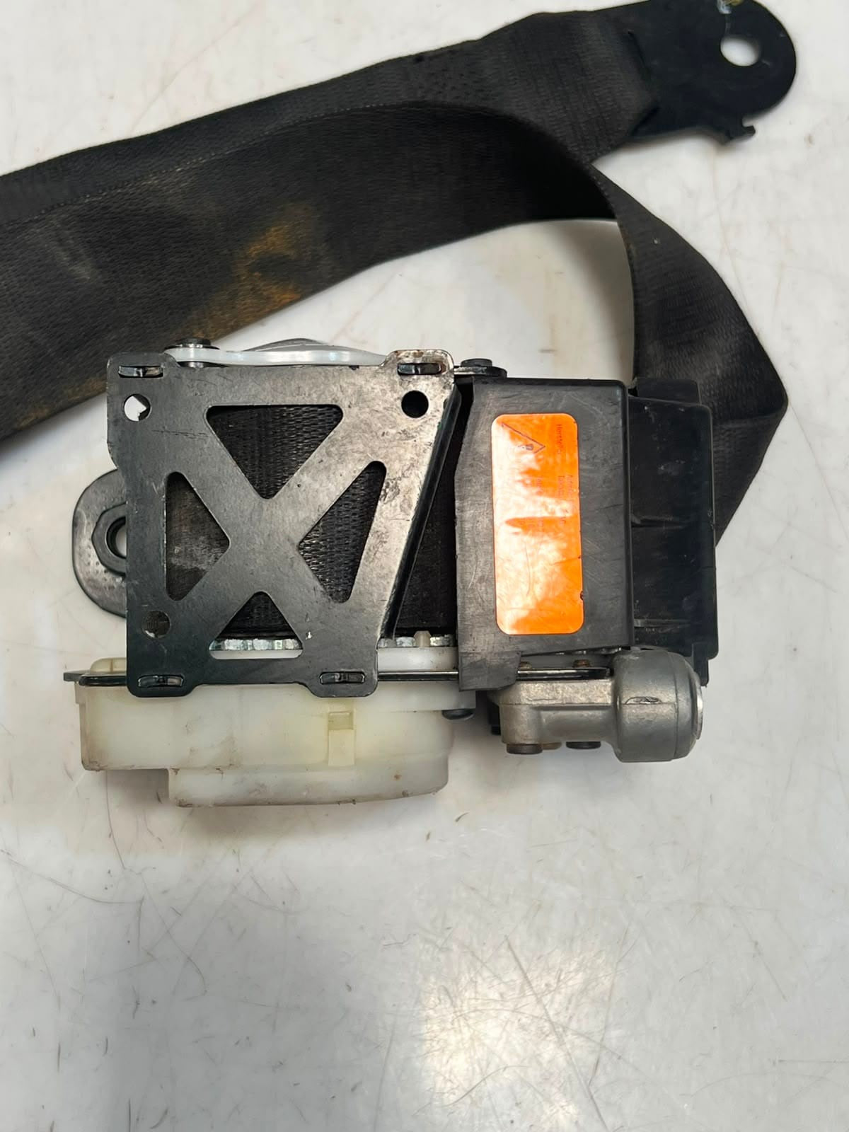 2006-2013 BMW X5 E70 Front Right Seat Belt Retractor 3061430