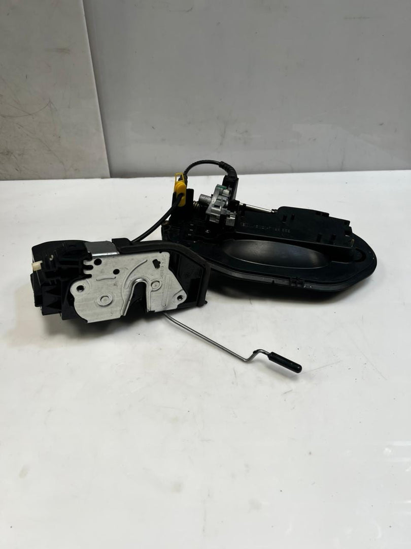 2008-2009 BMW E60 FRONT Left Exterior Door Handle Carrier REGULATOR 7199555 OEM