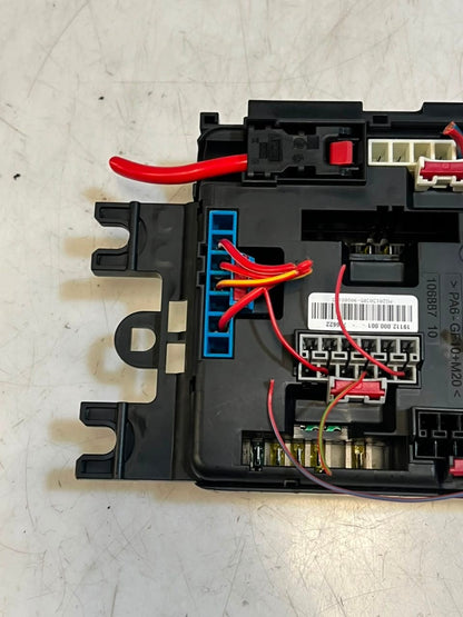 2012-2016 BMW 3 Series F30, F31, F35 328i 2.0 Diesel 135kw Fuse Box 9261110