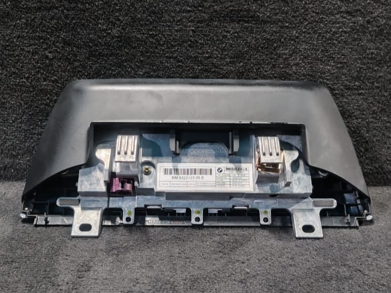 BMW X1 F48 INFORMATION GPS DASH DISPLAY 6.5 SCREEN OEM-  9322123