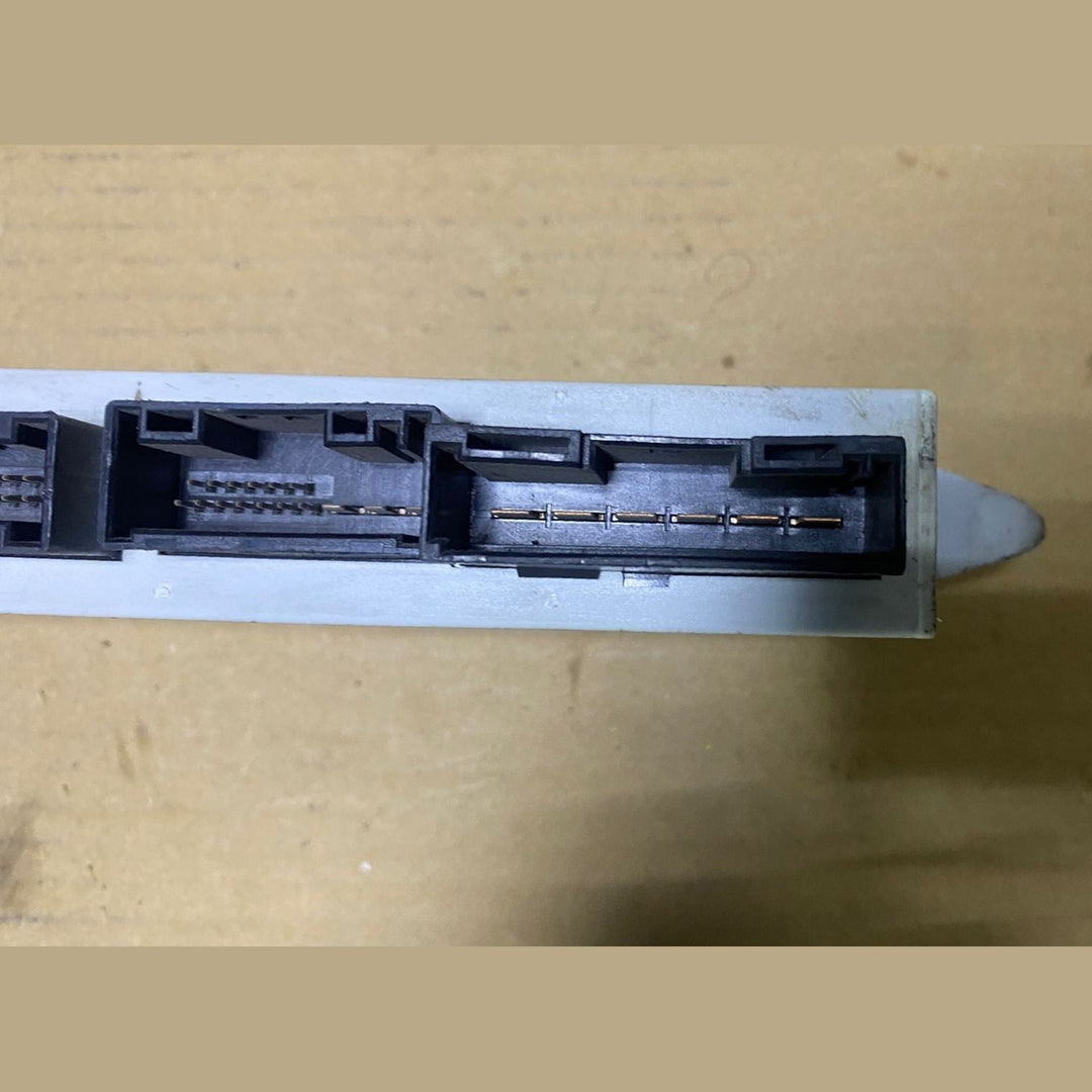 2004-2005 BMW 745i Door Control Module 6964141 7 Series E65 E66