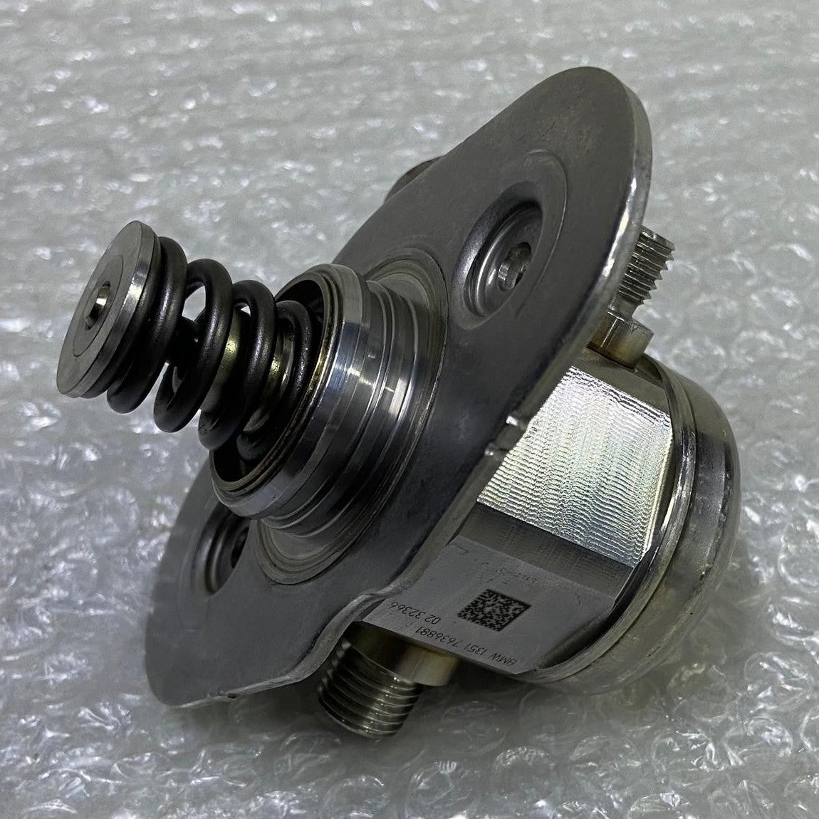 OEM BMW F45 225 xe F20 F21 F22 F23 high pressure pump high pressure pump 7636881