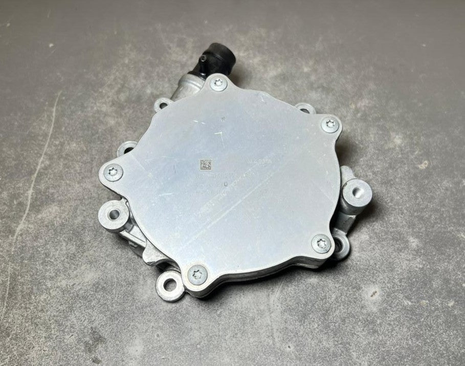 14-18 Mercedes W246 CLA B-Class OM270 Cylinder Head Vacuum Pump A270 1800901 OEM
