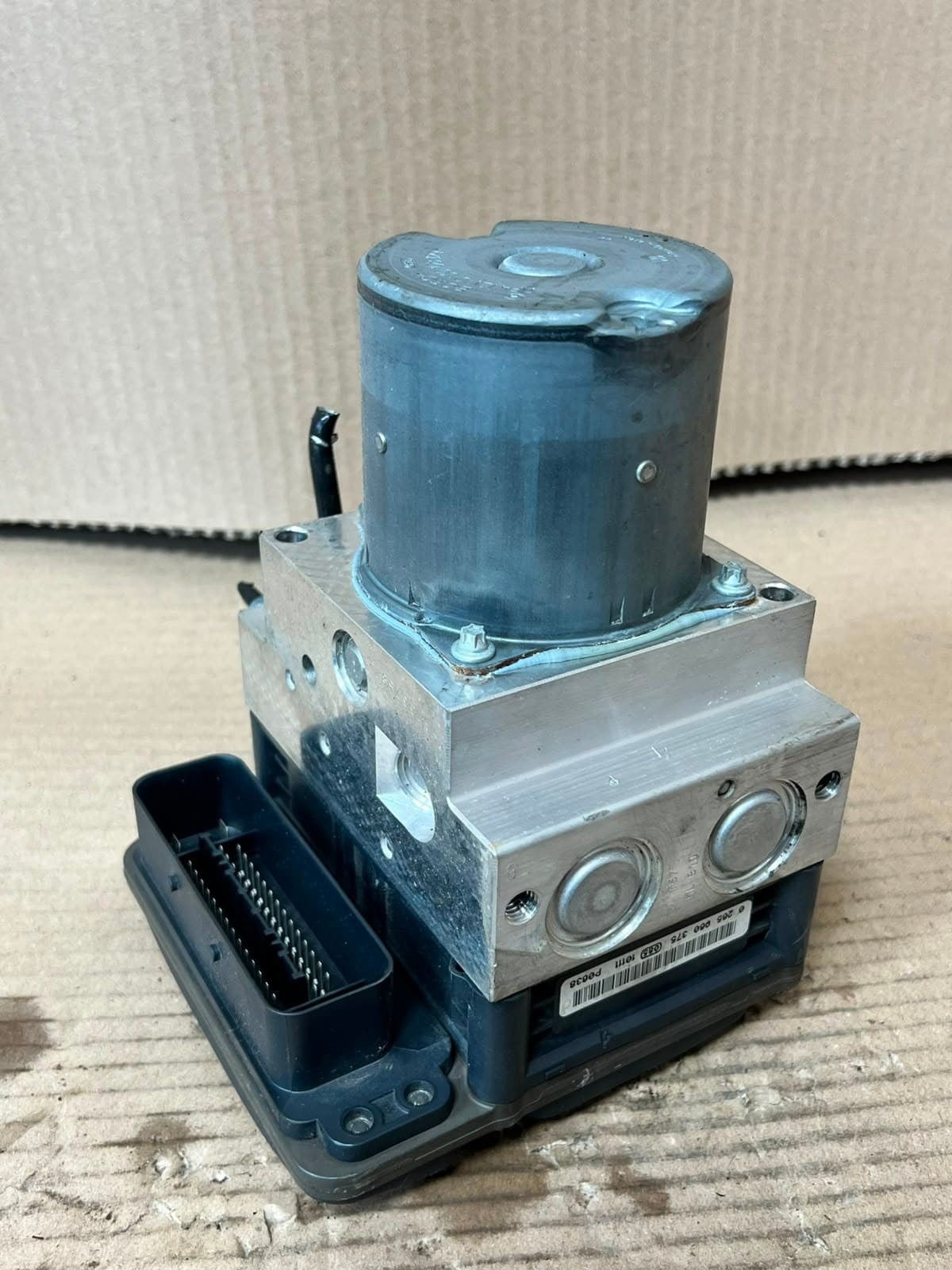 2011-2012 BMW 5-Series F07, F10, and F11 528i ABS Control Module 6799515 OEM