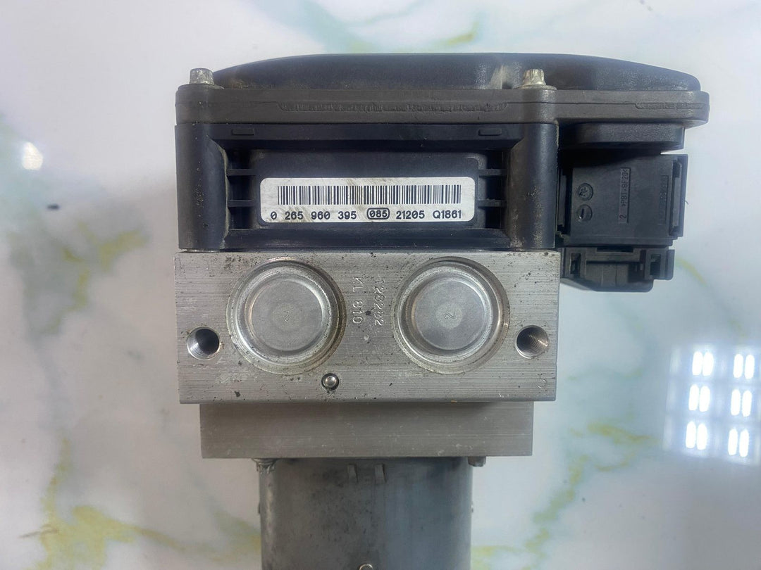 2007-2014 BMW X5 ABS DSC Hydraulic Pump Control Module 6854702