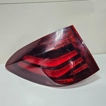 OEM BMW 5 GT F07 Fender right Tail Light 7199642
