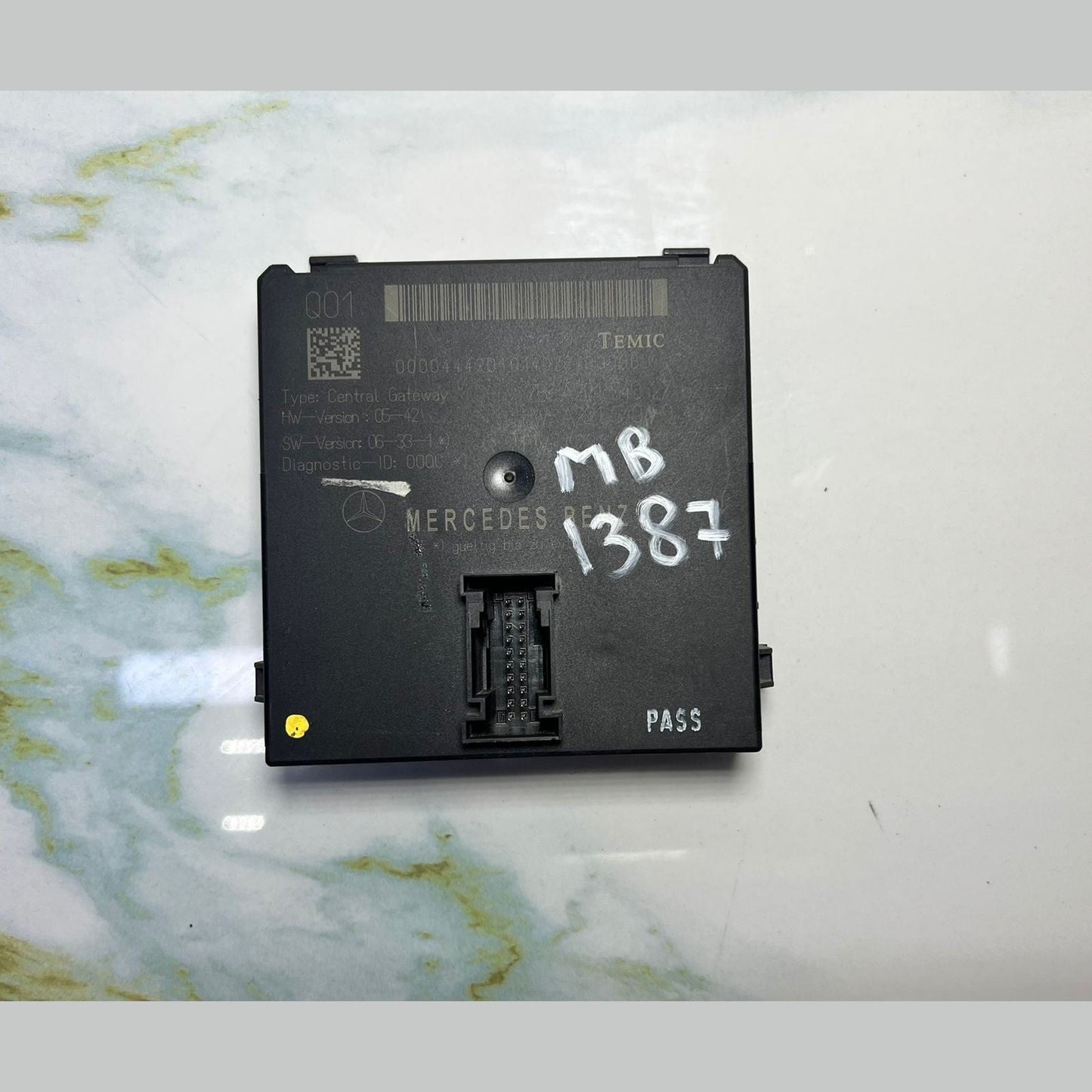 07-14 Mercedes-Benz S550 Central Gateway Control Module A2215402762 W221 W216 CL