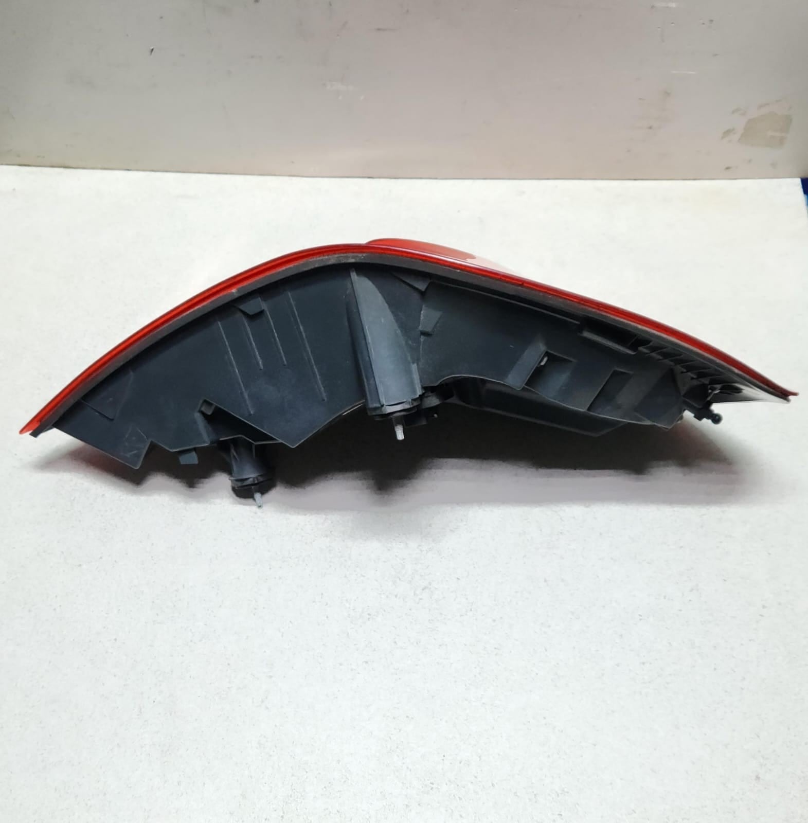 2012-2013 BMW 640i Rear Inner Tailgate Light 8950516 6 Series F06 F12 F13