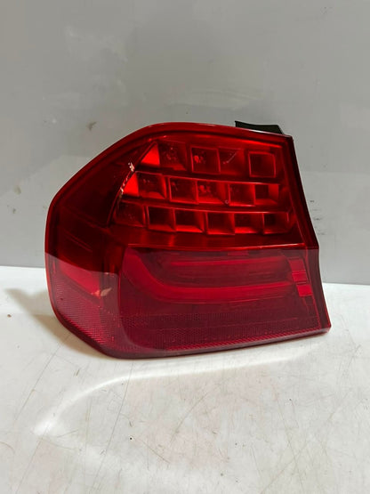 2008-2011 BMW 3 Series E90 and E91 328i REAR Tail Light SET LED 7154156 7154155