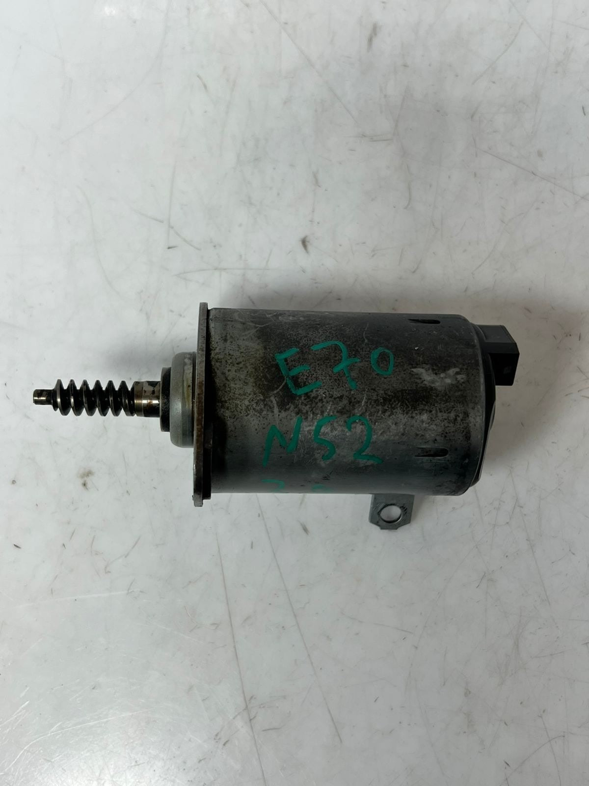 2004-2005 BMW 645Ci E81 E82 E87 E88 Valvetronic Eccentric Shaft Actuator 7548388