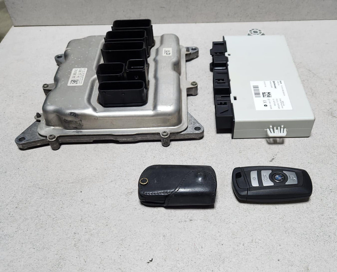 2015 BMW 520i Engine Control Unit ECU Set 8606777 F30 F31 320iX F10 F30 N20 