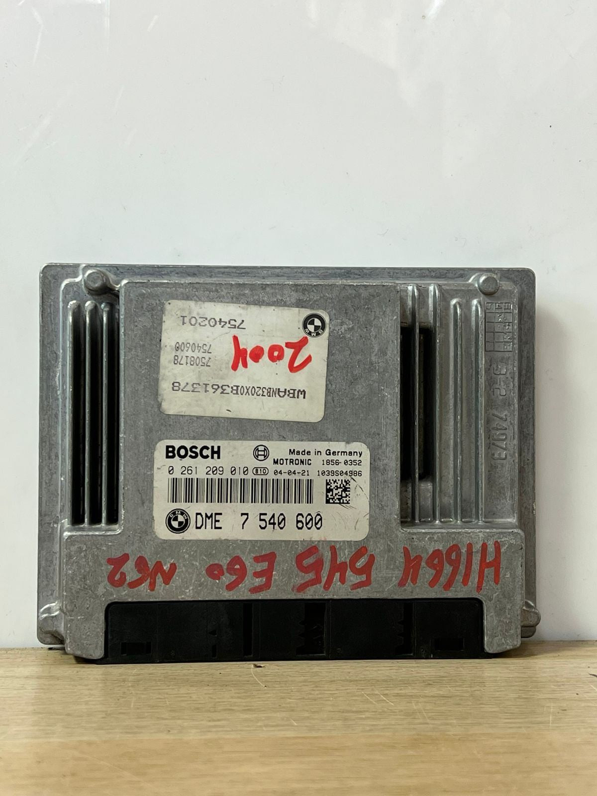 2004 5' E60 BMW 545i Engine Control Module 7540600 N62B44A ECU 
