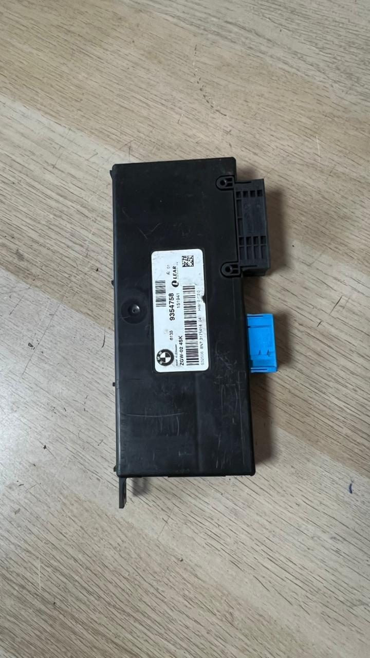 2014-2016 BMW 528i Gateway Control Module 9372744 F01 F03 F06 F07 F10 F11 F12