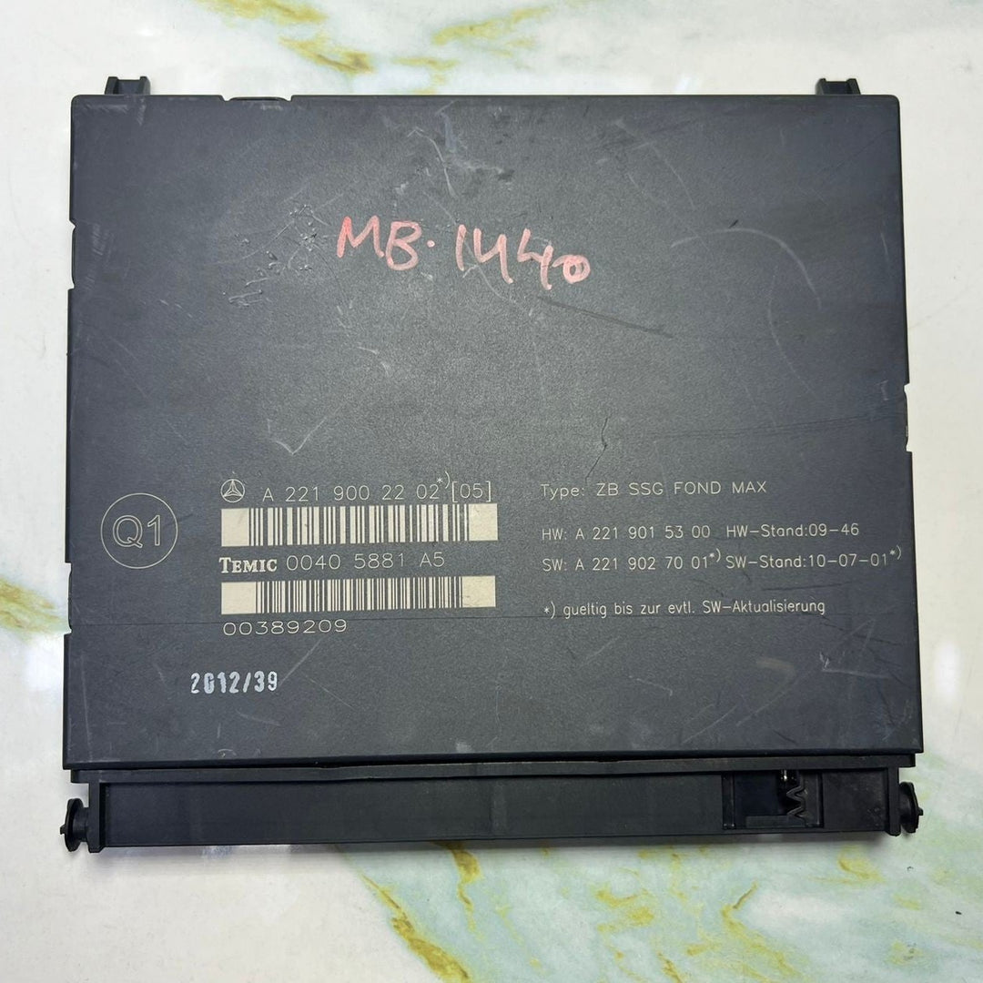 07-13 Mercedes-Benz W221 S-Class S350 Rear Seat Control Module A221 9002202 OEM