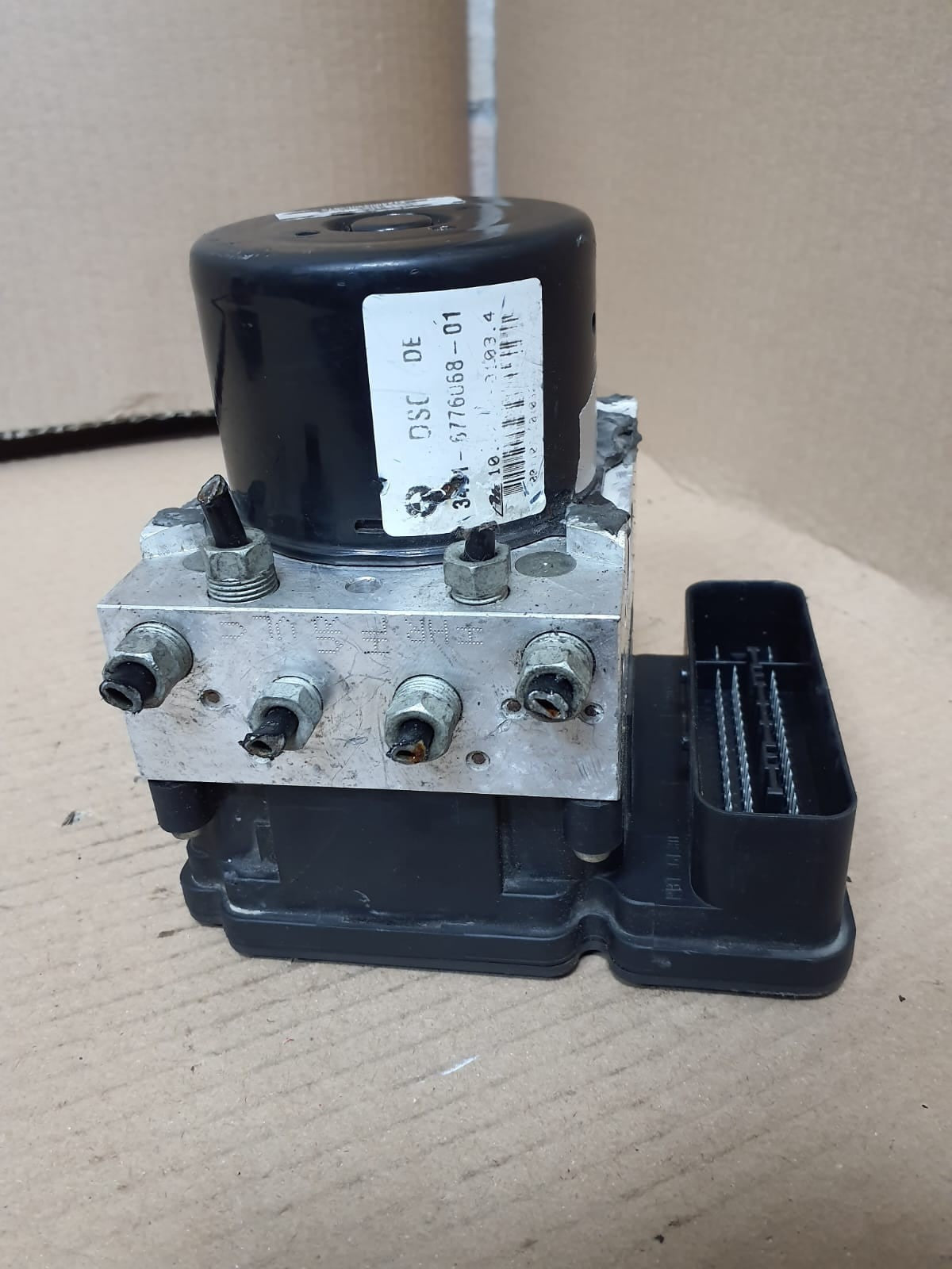 2005-2007 BMW 3 Series E90 E91 E92 E93 330i 335i 330d ABS Pump/Module 6776069