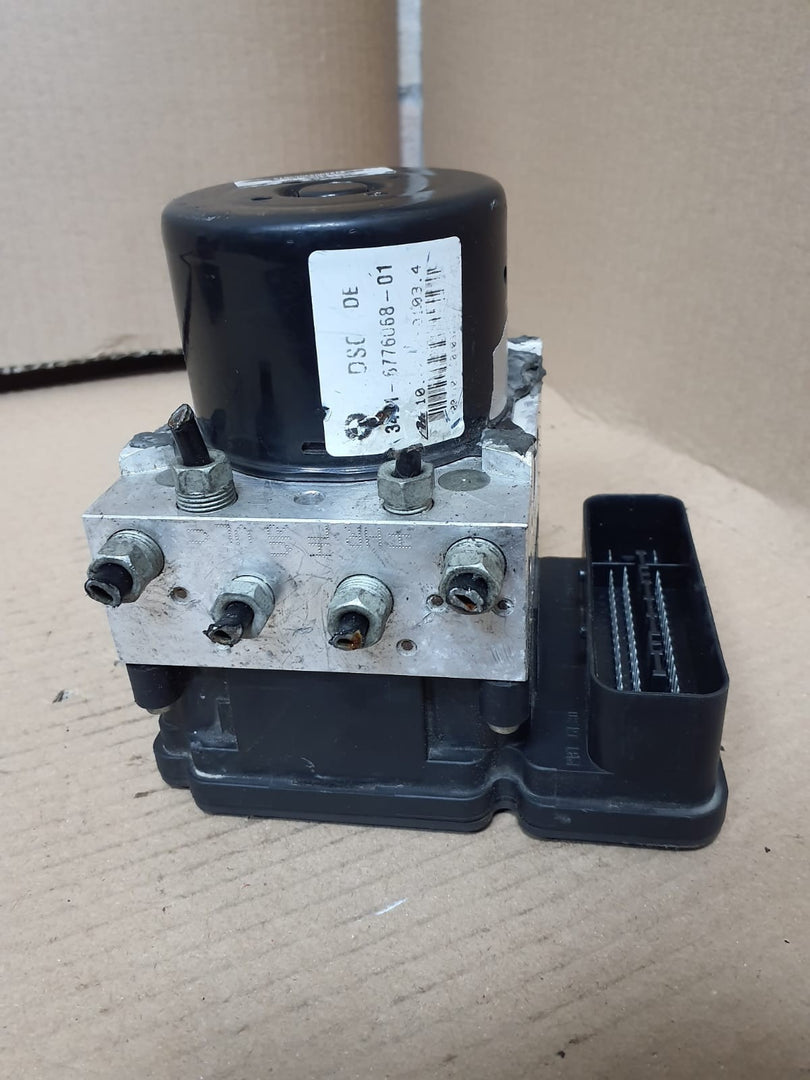 2005-2007 BMW 3 Series E90 E91 E92 E93 330i 335i 330d ABS Pump/Module 6776069