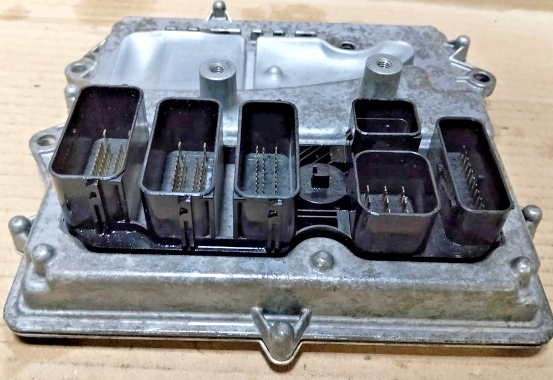 Engine control unit (ECU) for BMW 2 Coupe F87 2015  DME 8693361