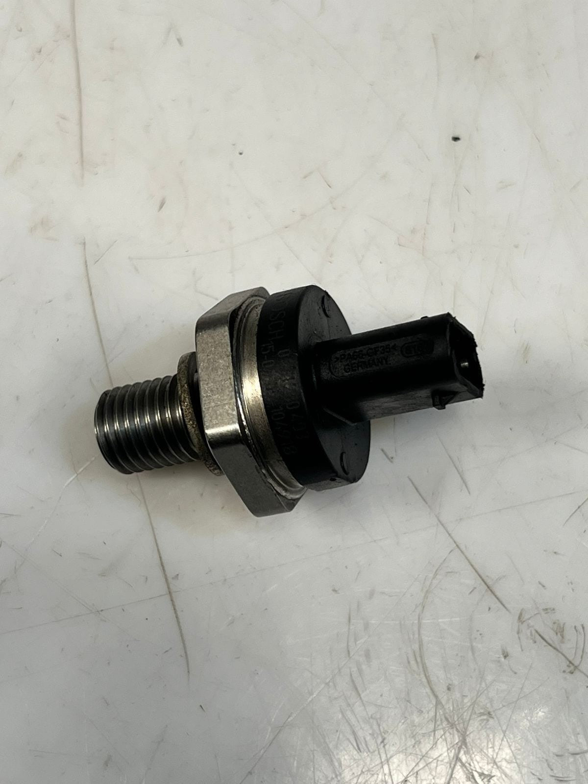 BMW 3 7 Series F30 F31 F35 G11 G12 Oil Pressure Sensor 8614494 OEM