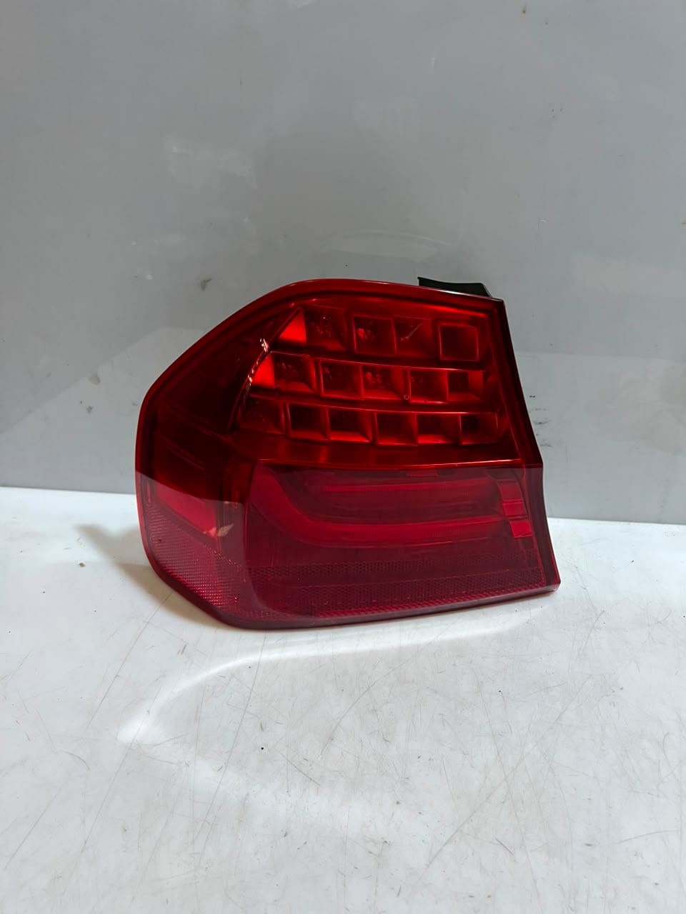 2008-2011 BMW 3 Series E90 and E91 328i REAR Tail Light SET LED 7154156 7154155