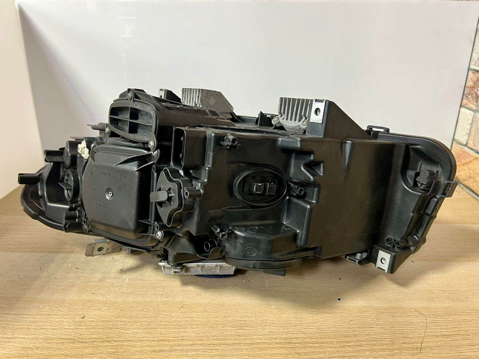BMW Series 5 F10 F11 Front Right LCI ADAPTIVE XENON Headlight A8 7378516 01 RHD