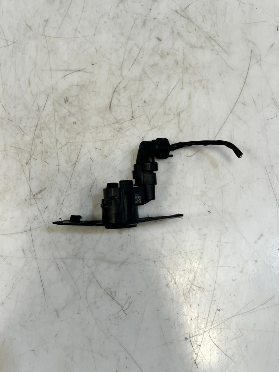 BMW E82 E81 E87 E88 E90 E91 E92 E93 PDC Parking Distance Sensor Front 9196705