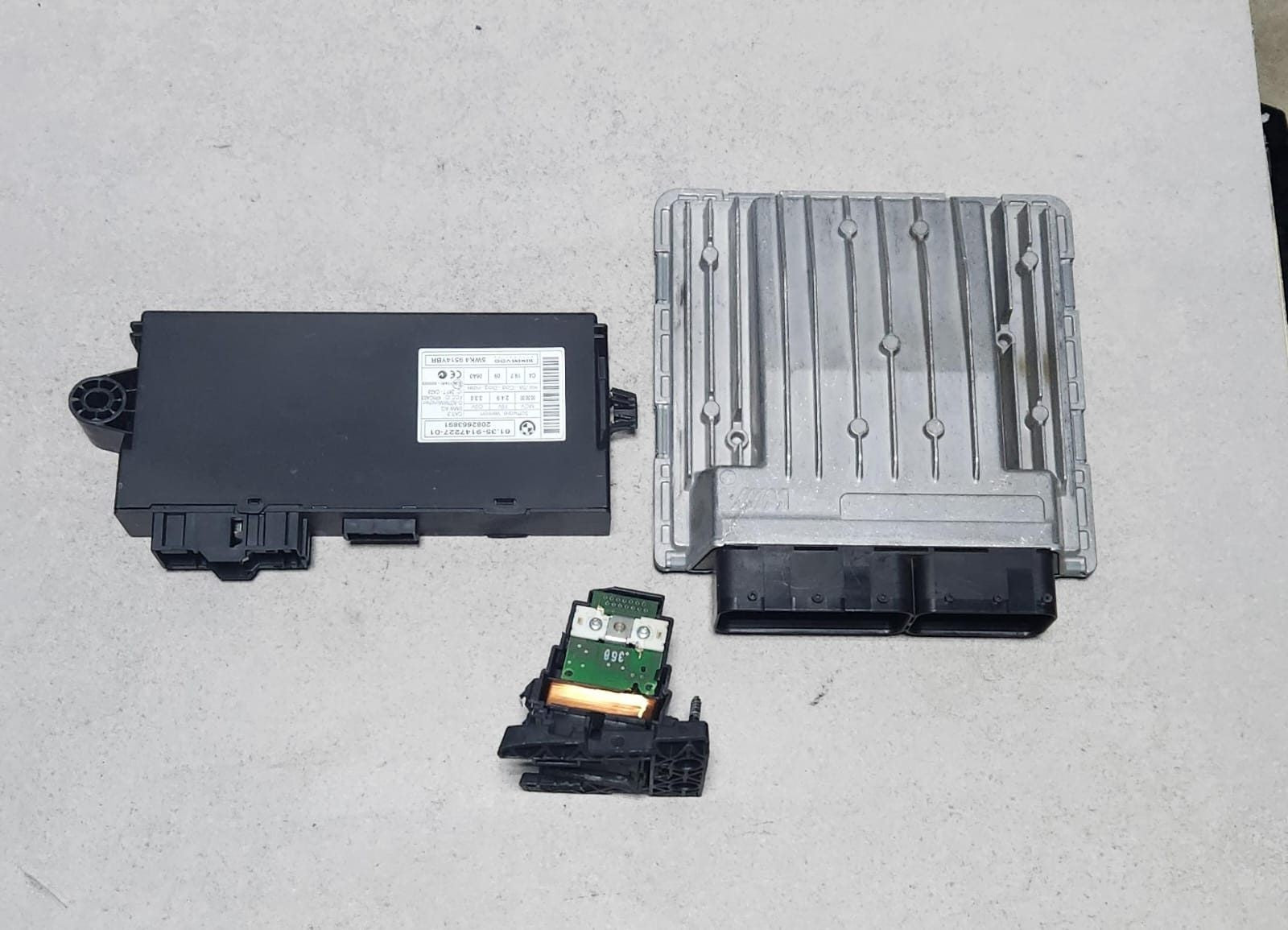 2008-2013 BMW M3 Engine Computer DME 7842403 BMW M3 E90 E92 E93 MS MS60 ECU SET 
