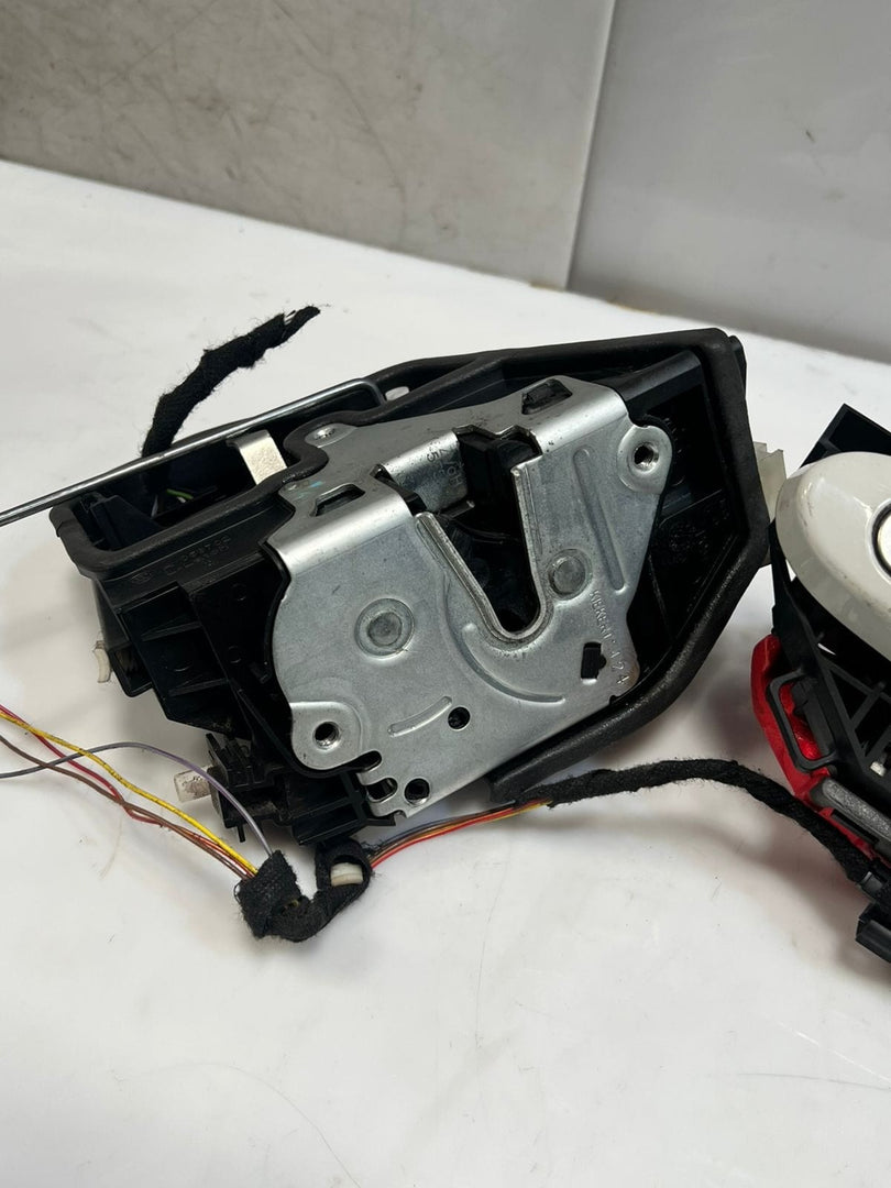 BMW 1 3 5 Series E60 E61 F20 F30 Door Lock Actuator Front Right 7229462 OEM