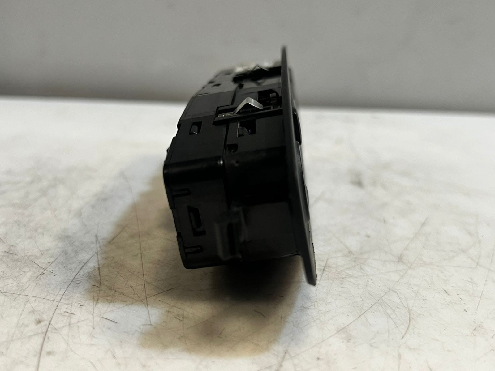 2012-2016 BMW 328i F30 F31 F34 Master Window LIFTER Control Switch 9208111 OEM