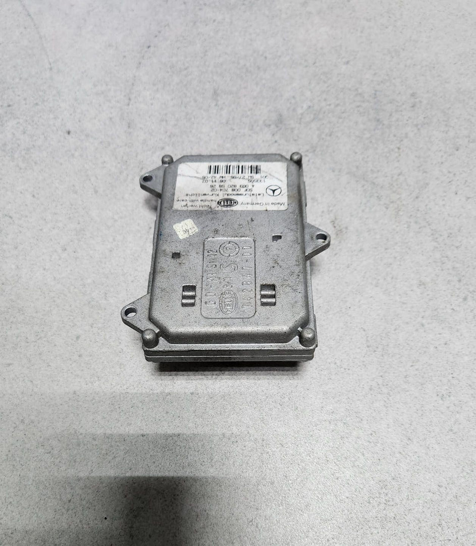 2005-2010 Mercedes-Benz CLS500 Xenon Headlight Ballast Control Unit A0038205826