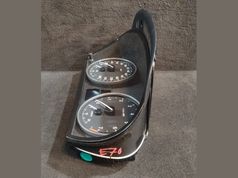 BMW X5 E70 INSTRUMENT CLUSTER SPEEDOMETER KM/H P/N 9236810