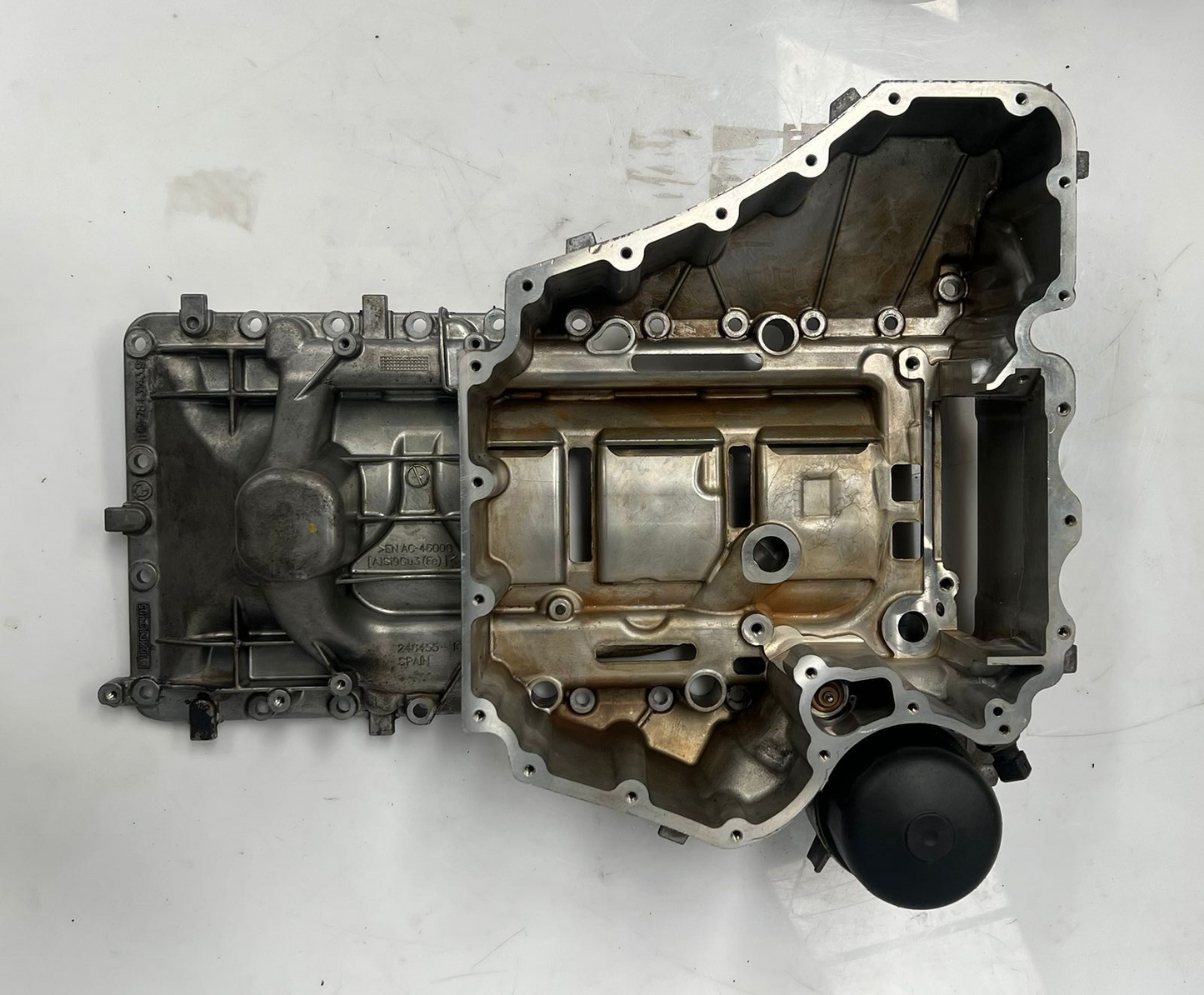 BMW F10 M5 F12 F13 M6 S63N Petrol Engine Upper Oil Sump Pan. PNo-1113 7843143 9
