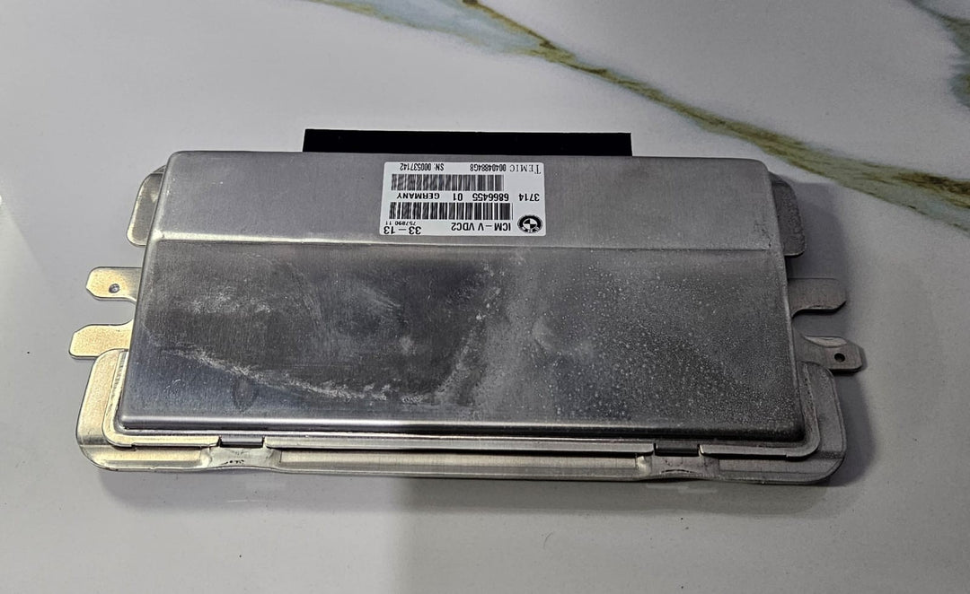 OEM BMW 7 F01, F02 2014 Dynamic Suspension Control Module Unit 6866455