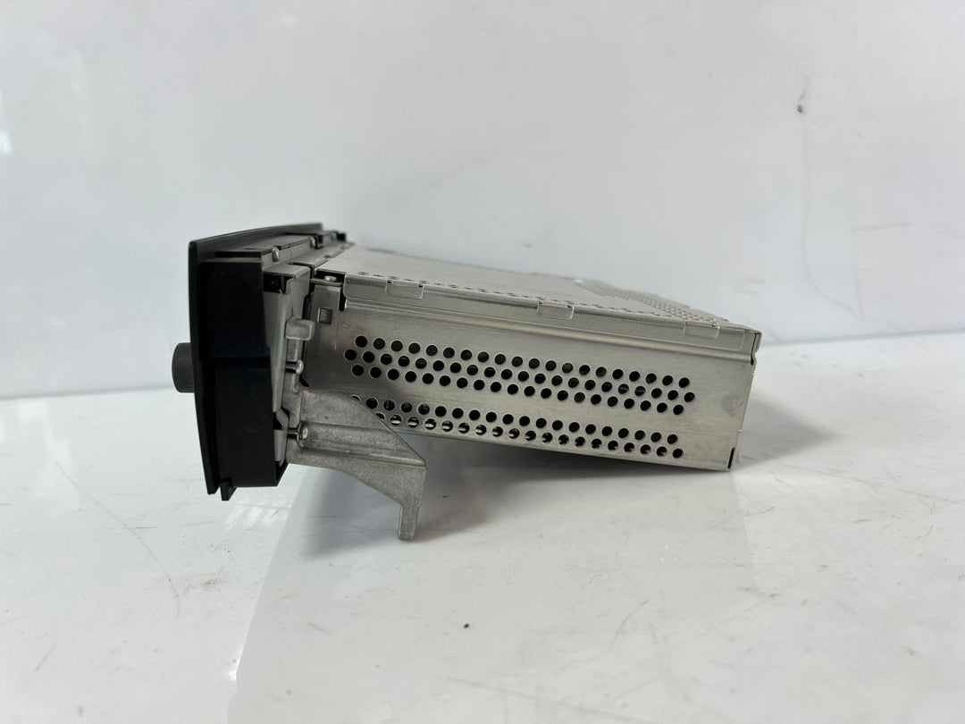 BMW E90 E91 E92 E93 325xi 335xi 330xi 328xi 323i Radio CD Player 6975013 OEM