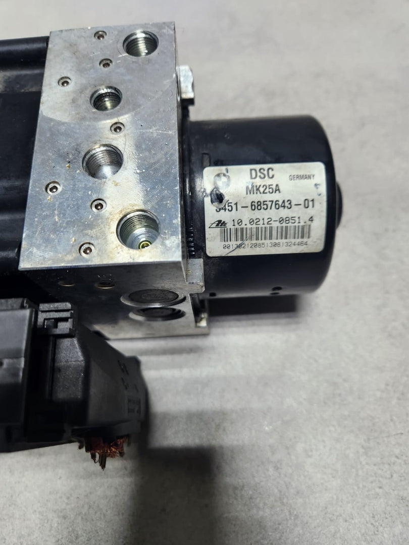2011-2017 BMW X3 Abs Brake Pump Control Module 6857644 X3 F25 and X4 F26
