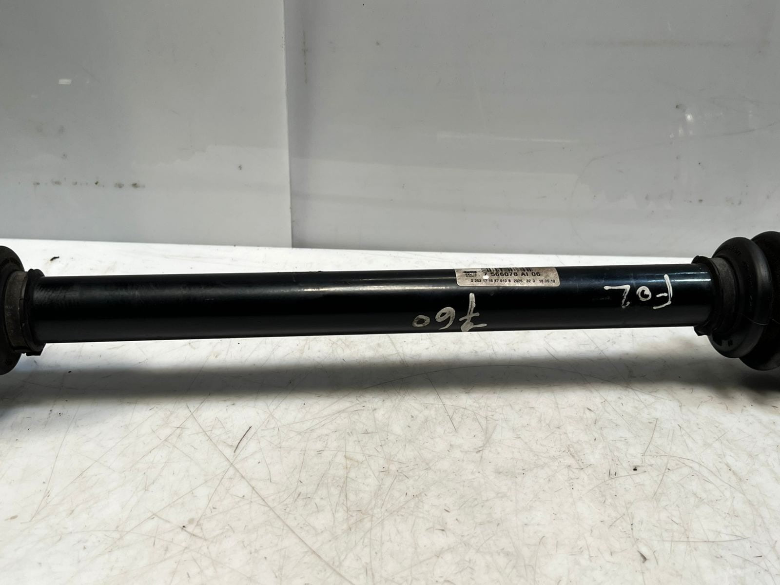 2013-15 BMW 7' F01 F03 F04 F02 Active Hybrid 7 Rear Right CV Axle Shaft 7566078