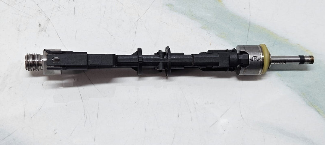 BMW S63B44 M5 F90, M8 F91 F92 F93, G30 5 Series Fuel Injector 7852362 OEM-1 PC
