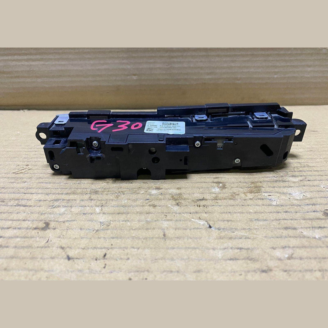 BMW Center Console Switch Operating Unit 6843922 RHD 5 Series G30 G31 and X3 G01